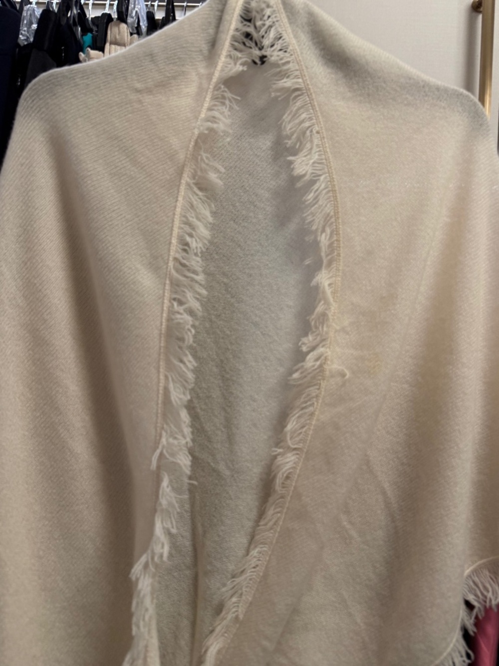 100% Cashmere shawl, triangular shape, beige by Repeat
